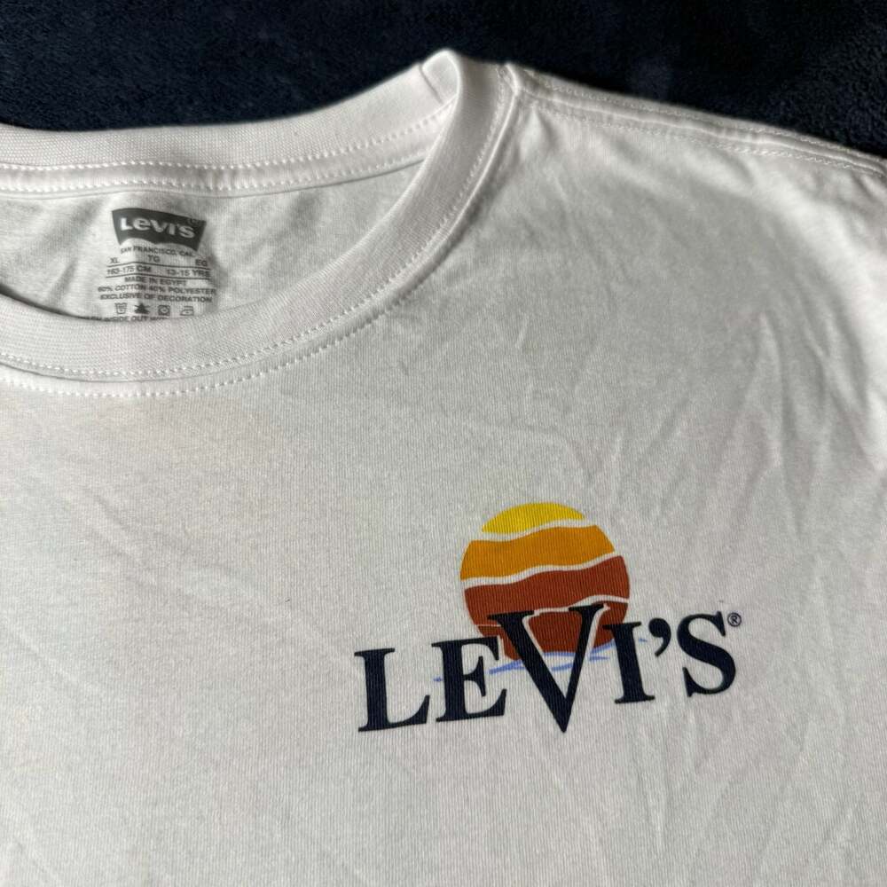 Levi's Boys Sunset Water Club Graphic Short Sleeve T-Shirt Bright White XL